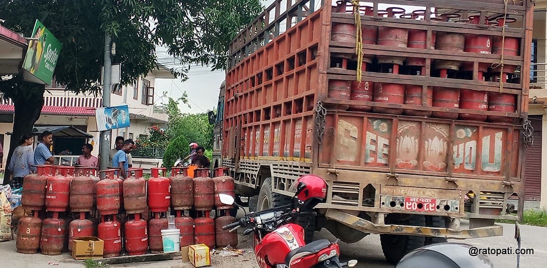 उपत्यका बाहिरबाट ग्यास सिलिन्डरमा ‘बोटलिङ’ गर्न थालियो