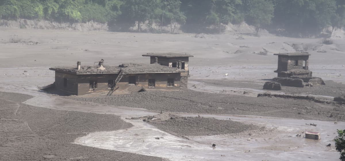रसुवा बाढीको नौ दिन : सम्पर्कविहीनको पर्खाइमा परिवार